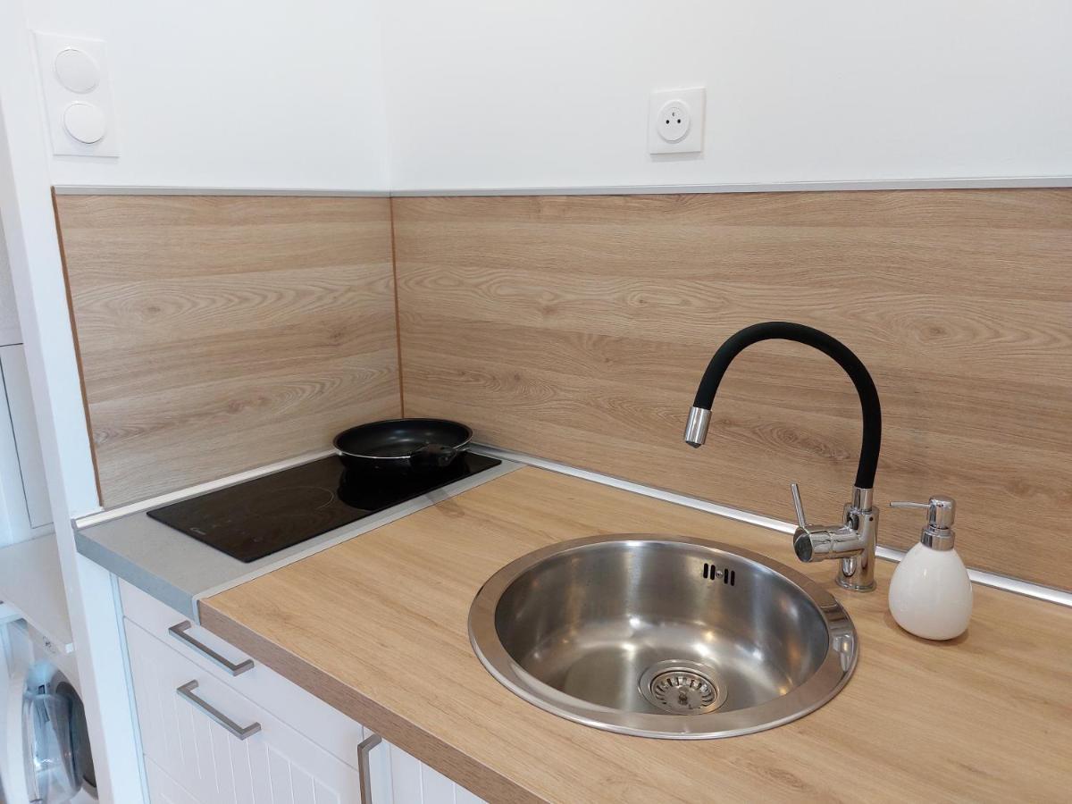 Apartment Avec Loggia Vue Et Acces Plage, Wifi Tv