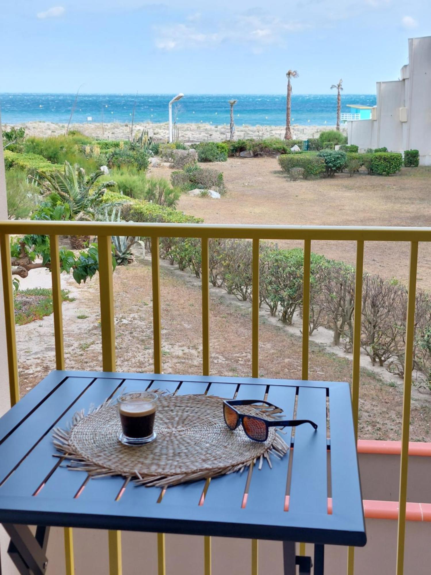 Apartment Avec Loggia Vue Et Acces Plage, Wifi Tv *